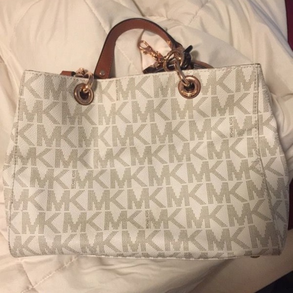 Michael Kors Cynthia Satchel - Picture 1 of 4